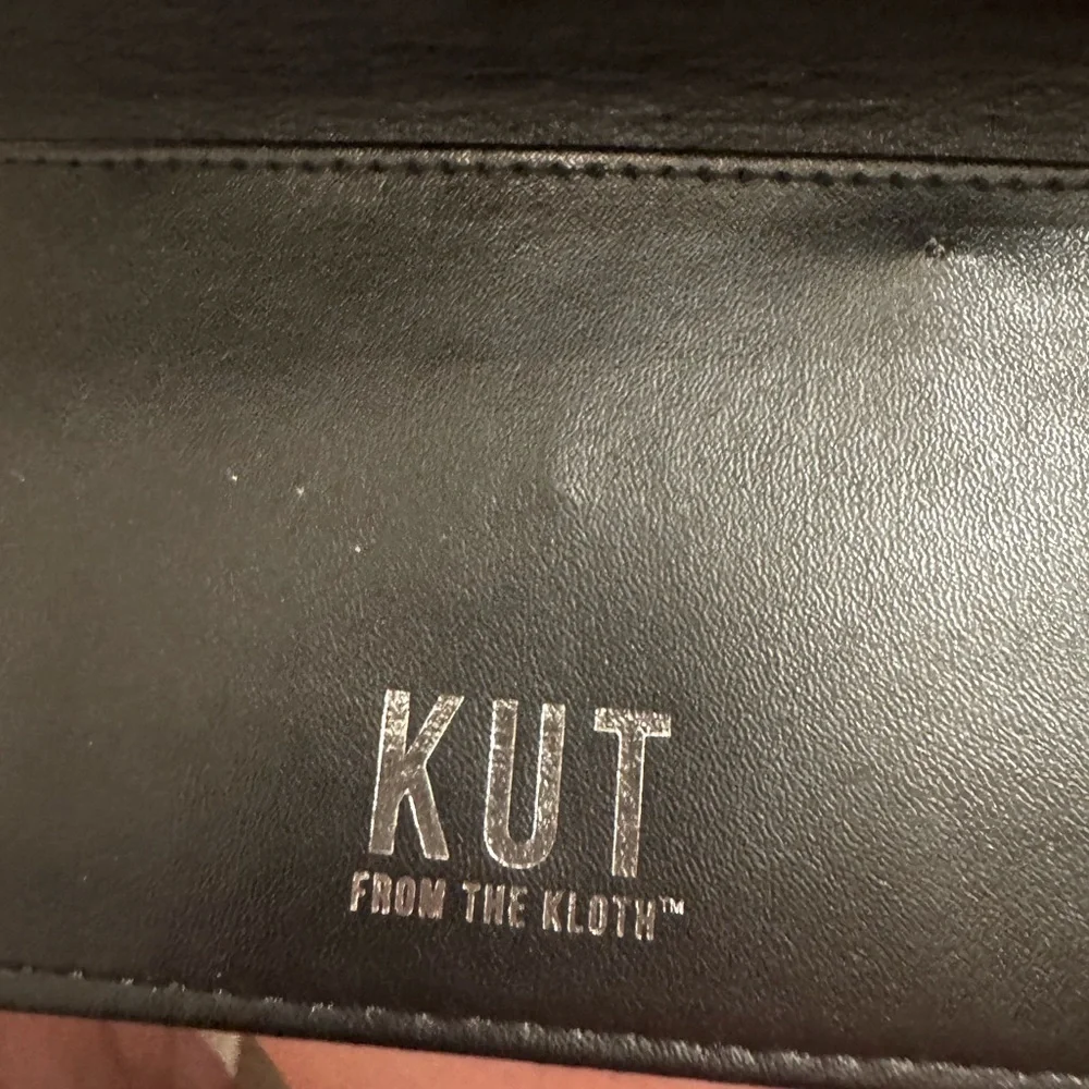 Kut from the Kloth Slim Striped Trifold Wallet Black/White  | Size: 7.5